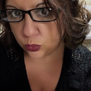 Meet your Posher, Stacy